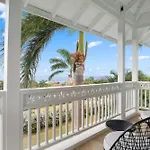 Hospitality Expert Greens: 6Br Pool Beach Chef