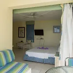 Sky Lounge Beach Studio