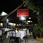 Bar B Barn Hotel