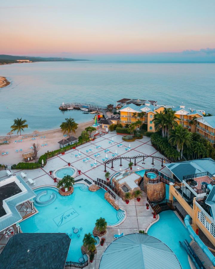 Resort Jewel Paradise Cove Adult &