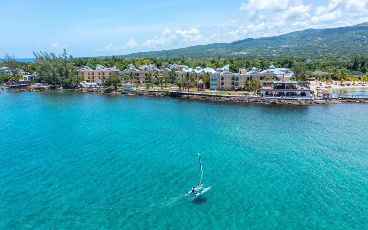 Jewel Paradise Cove Adult & Resort