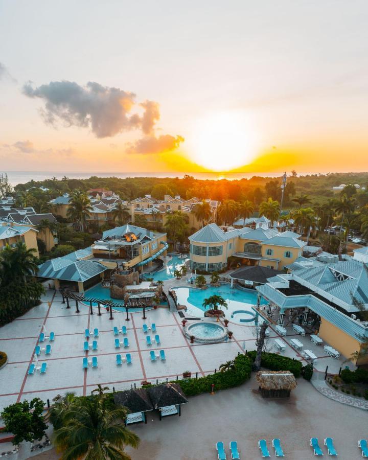 Jewel Paradise Cove Adult & Resort