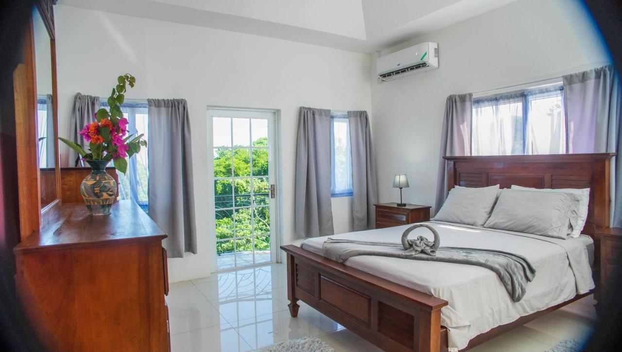 Runaway To Tranquility, Overlooking The Bay Сasa de vacaciones