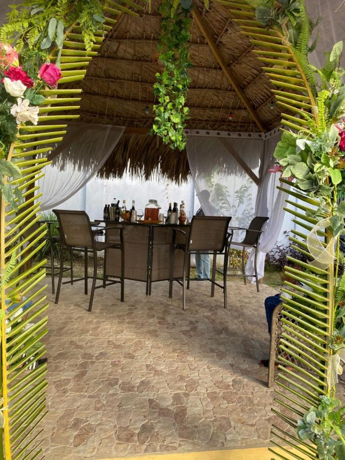 Marvettes Hideaway Villa Whitehouse