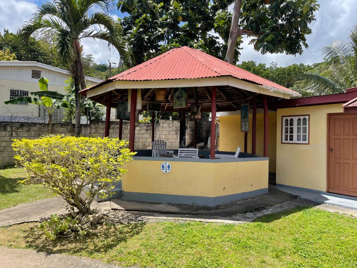 Pensión Little Shaw Park