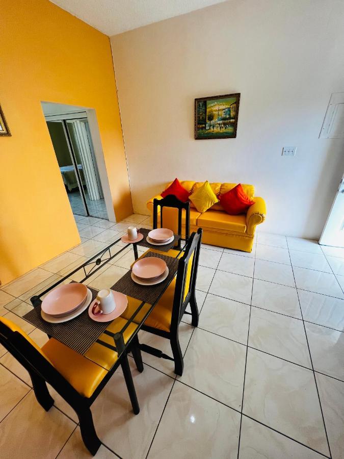 Apartamento Greenskies Tower Isles Jamaica - 1&2 Bedrooms Saint Maryʼs