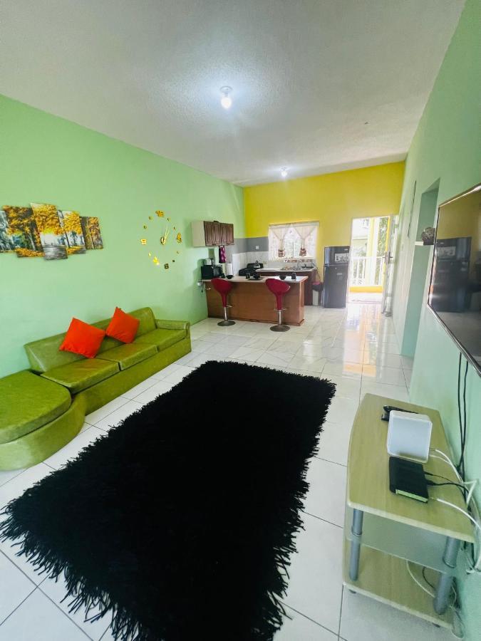 Apartamento Greenskies Tower Isles Jamaica - 1&2 Bedrooms Saint Maryʼs