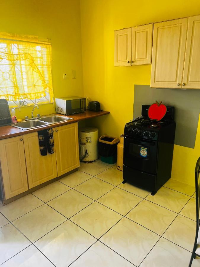 Greenskies Tower Isles Jamaica - 1&2 Bedrooms Apartamento