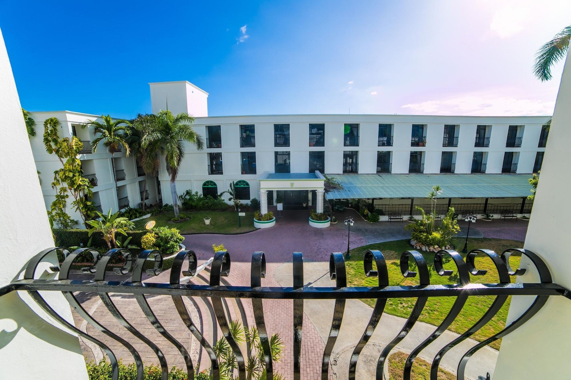 The Knutsford Court Hotel 3*