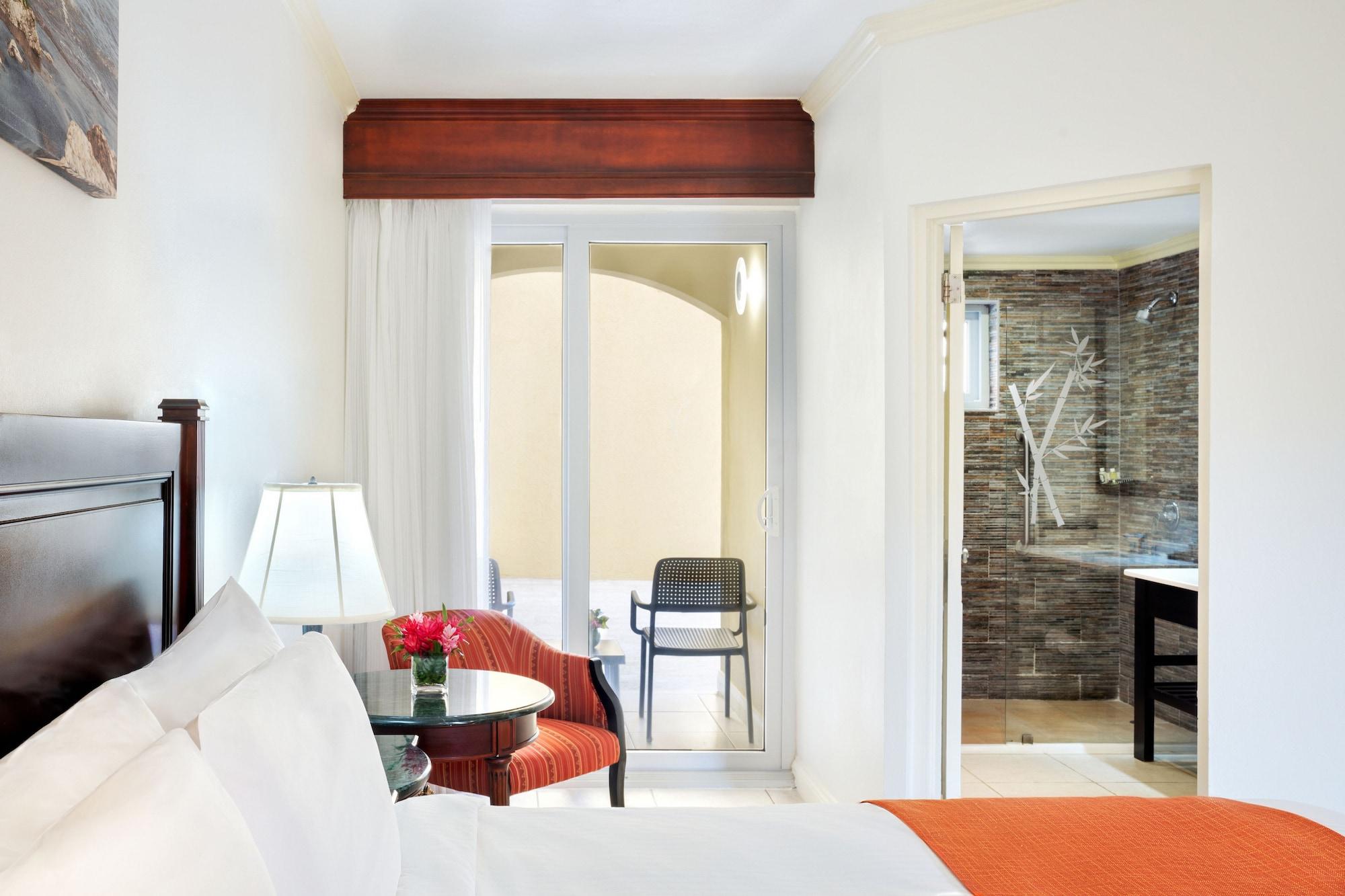Jewel Paradise Cove Adult & 5* Runaway Bay