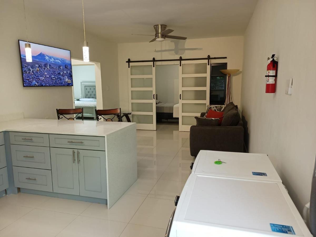 Villa Luxury 2 Bedroom Rooftop Pool View Unit #3 Falmouth