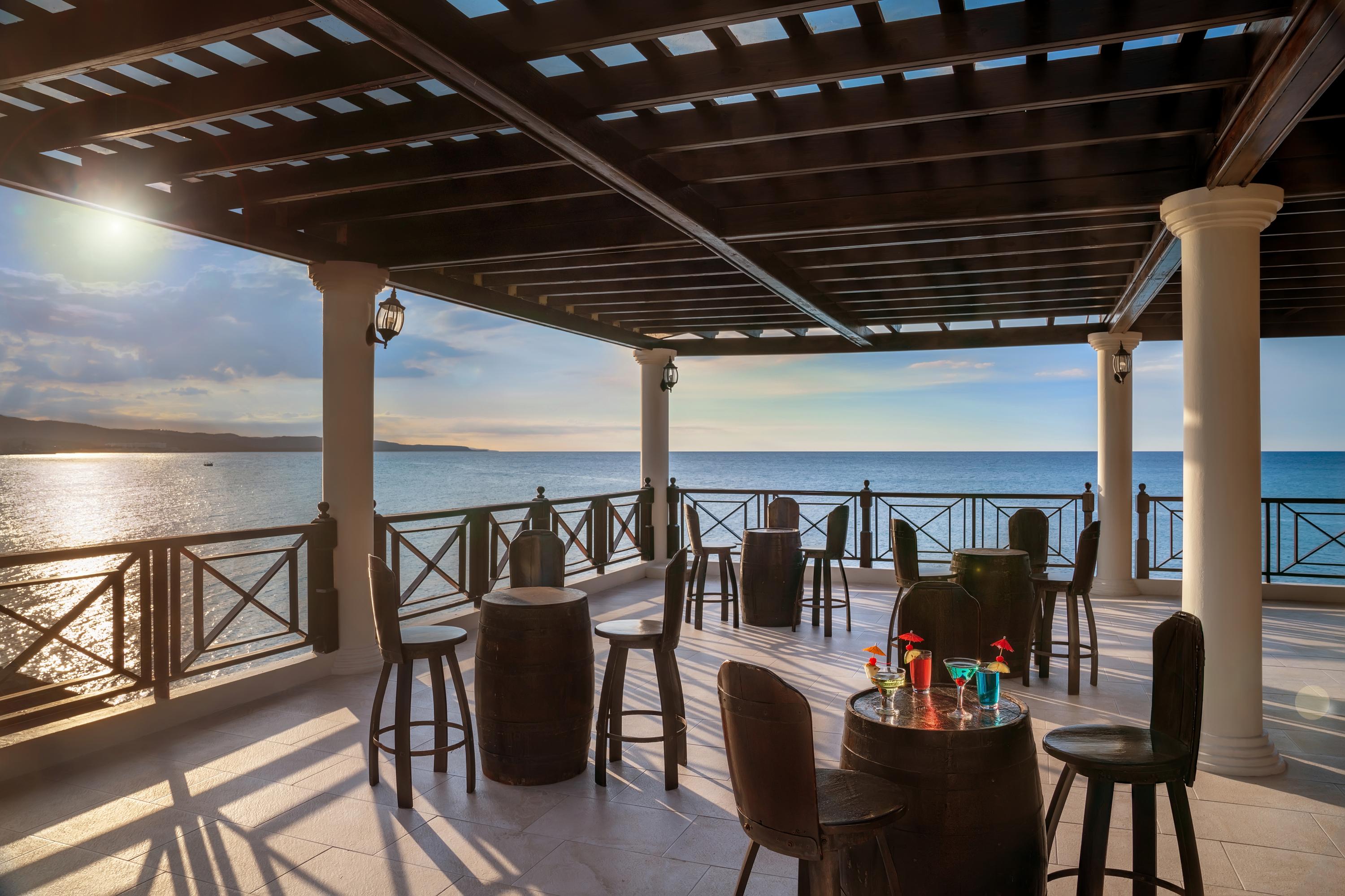 Jewel Paradise Cove Adult & 5* Runaway Bay