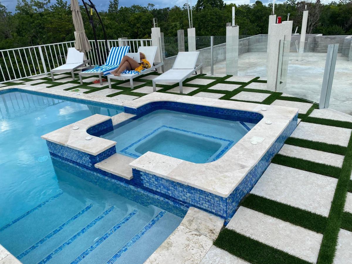 Luxury 2 Bedroom Rooftop Pool View Unit #3 Villa *