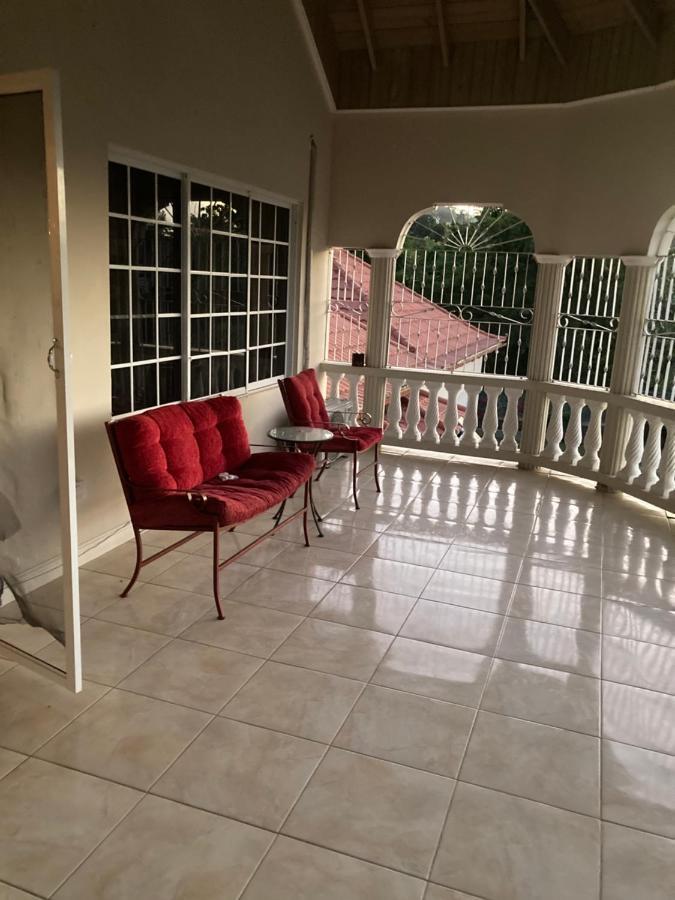 Habitación en casa particular Pearlieron Place