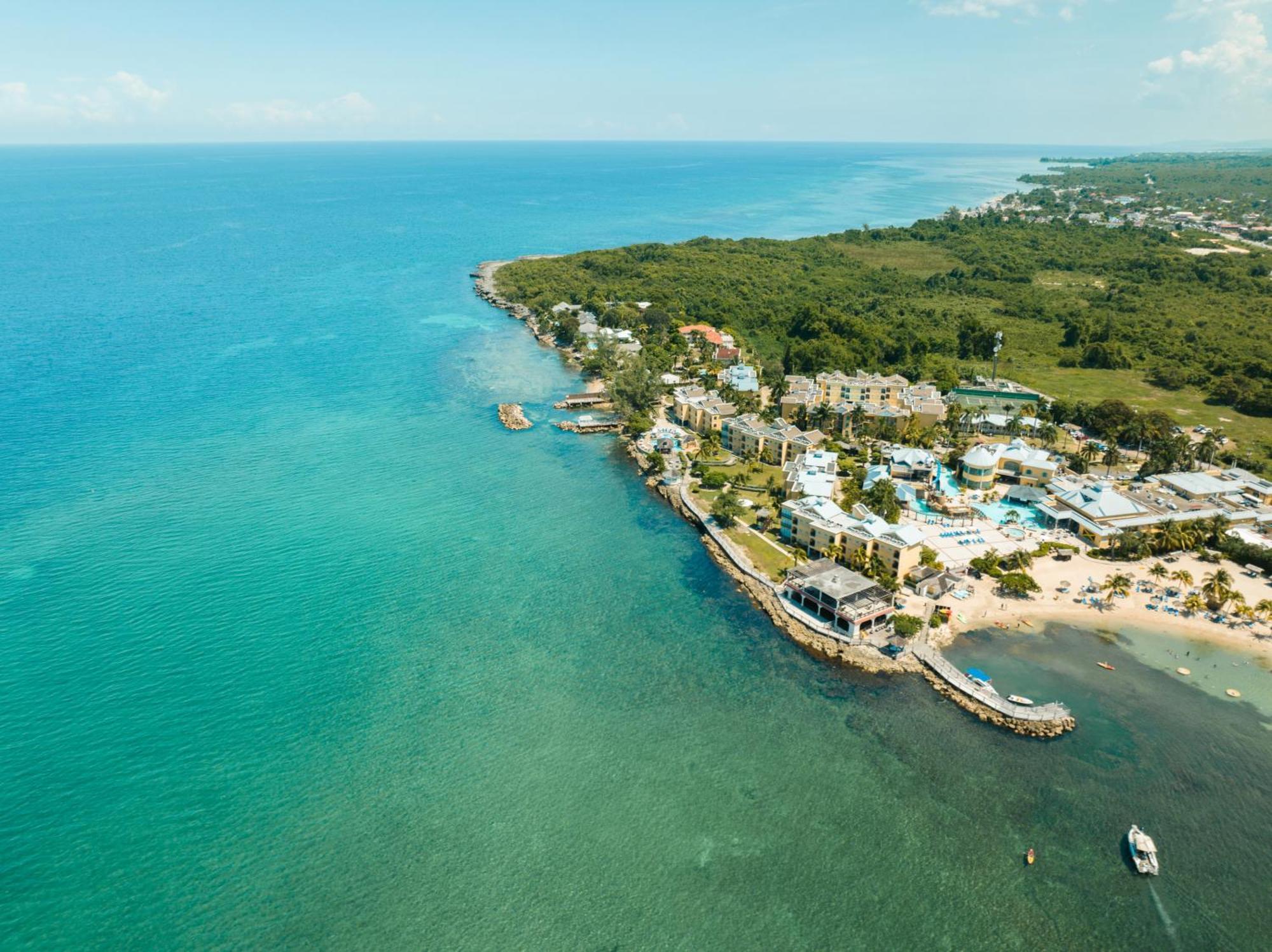 Jewel Paradise Cove Adult & 5* Runaway Bay