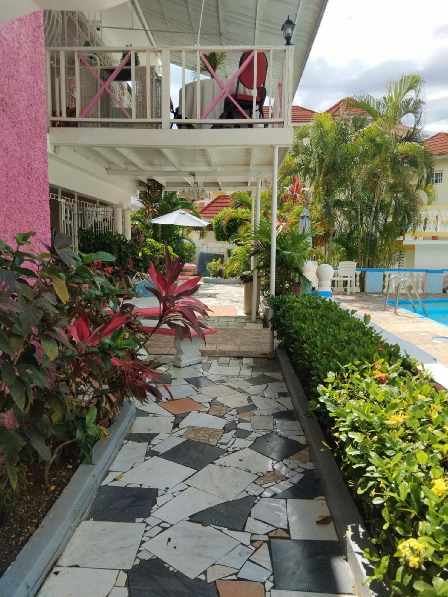 Guest house 237 Bratton Avenue *
