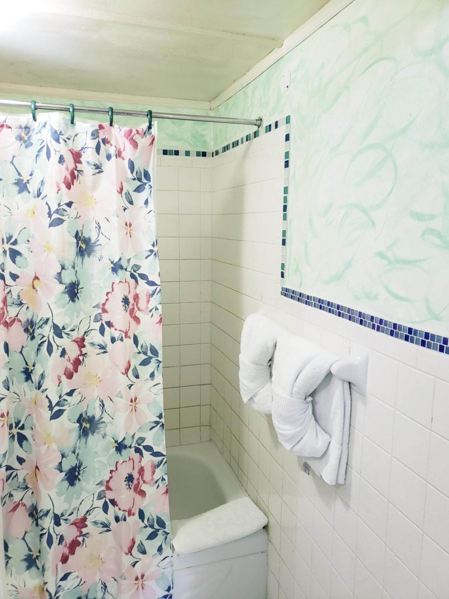 237 Bratton Avenue Guest house