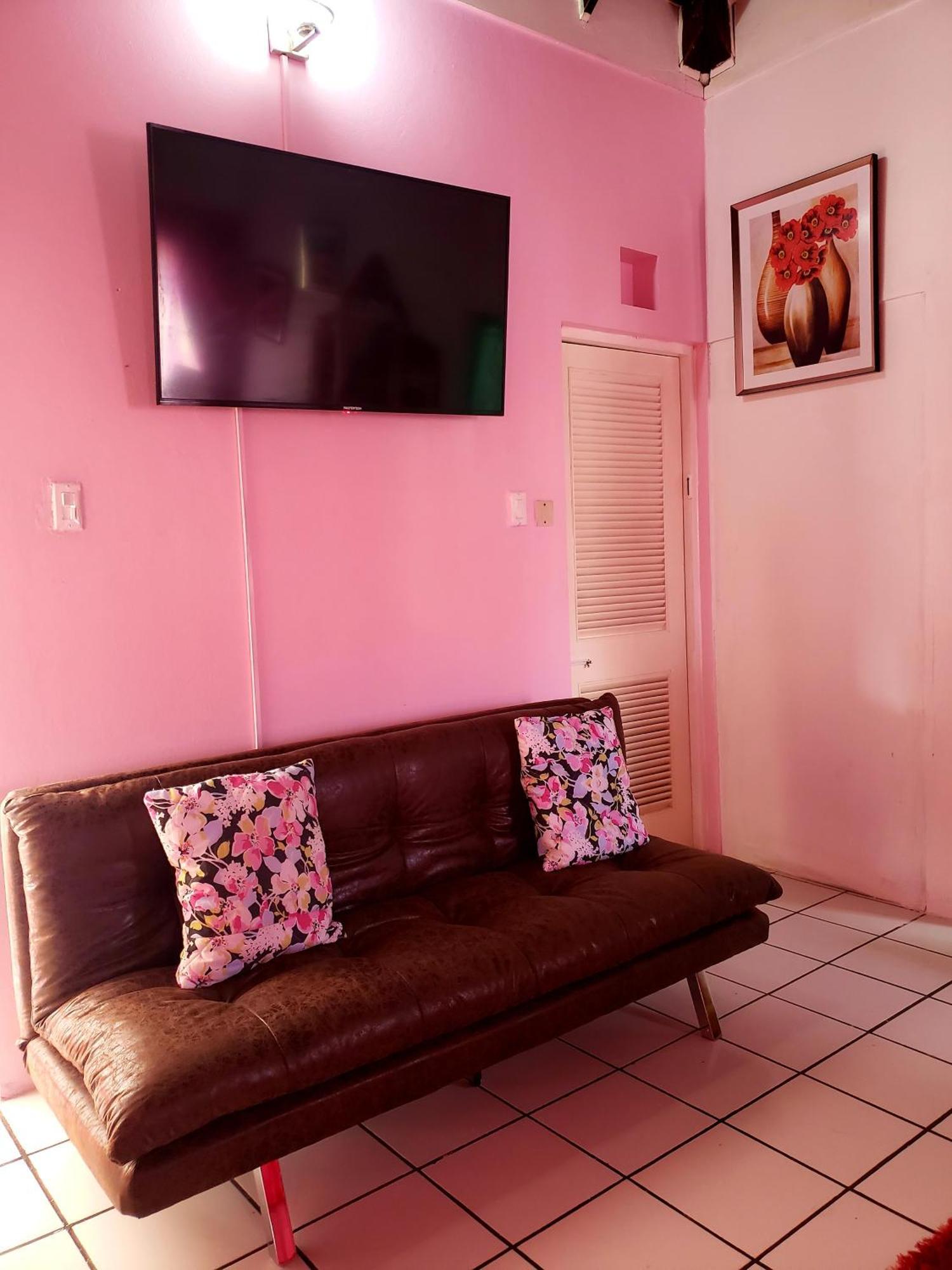 Guest house 237 Bratton Avenue