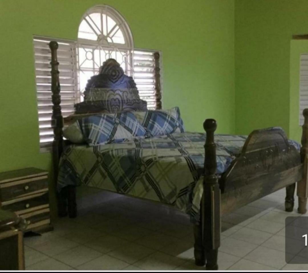 Montego Bay Guesthouse Homestay