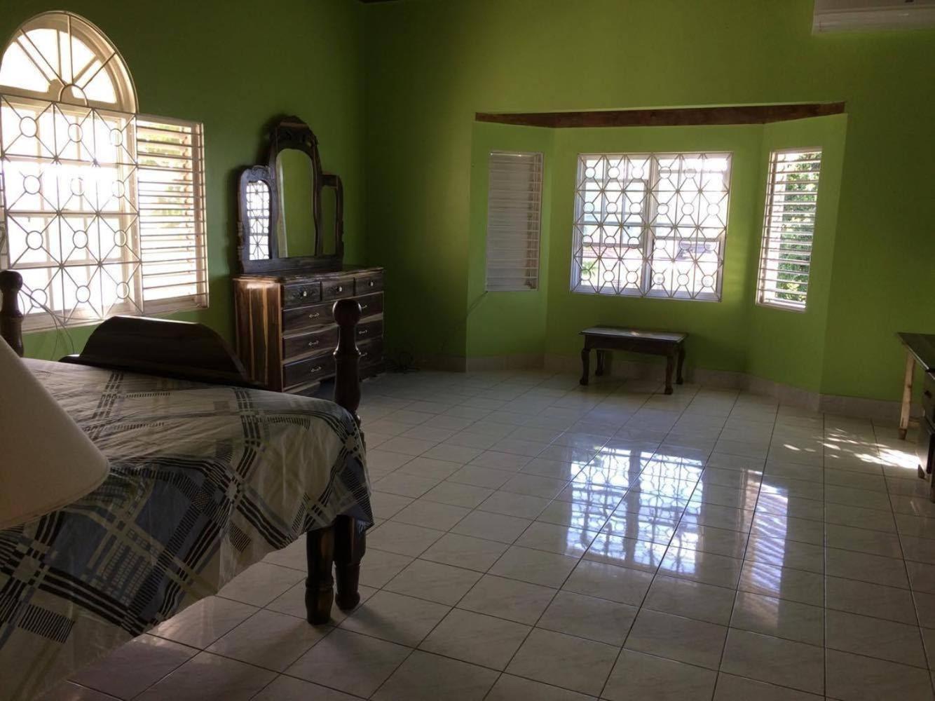 Homestay Montego Bay Guesthouse *