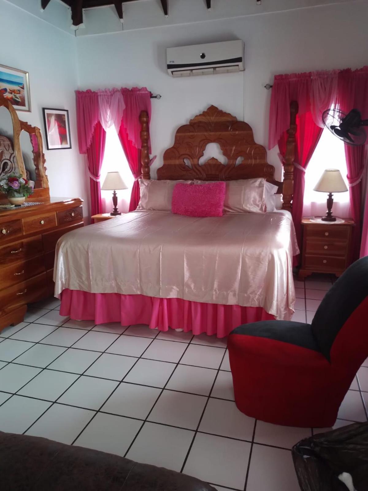 Guest house 237 Bratton Avenue Montego Bay