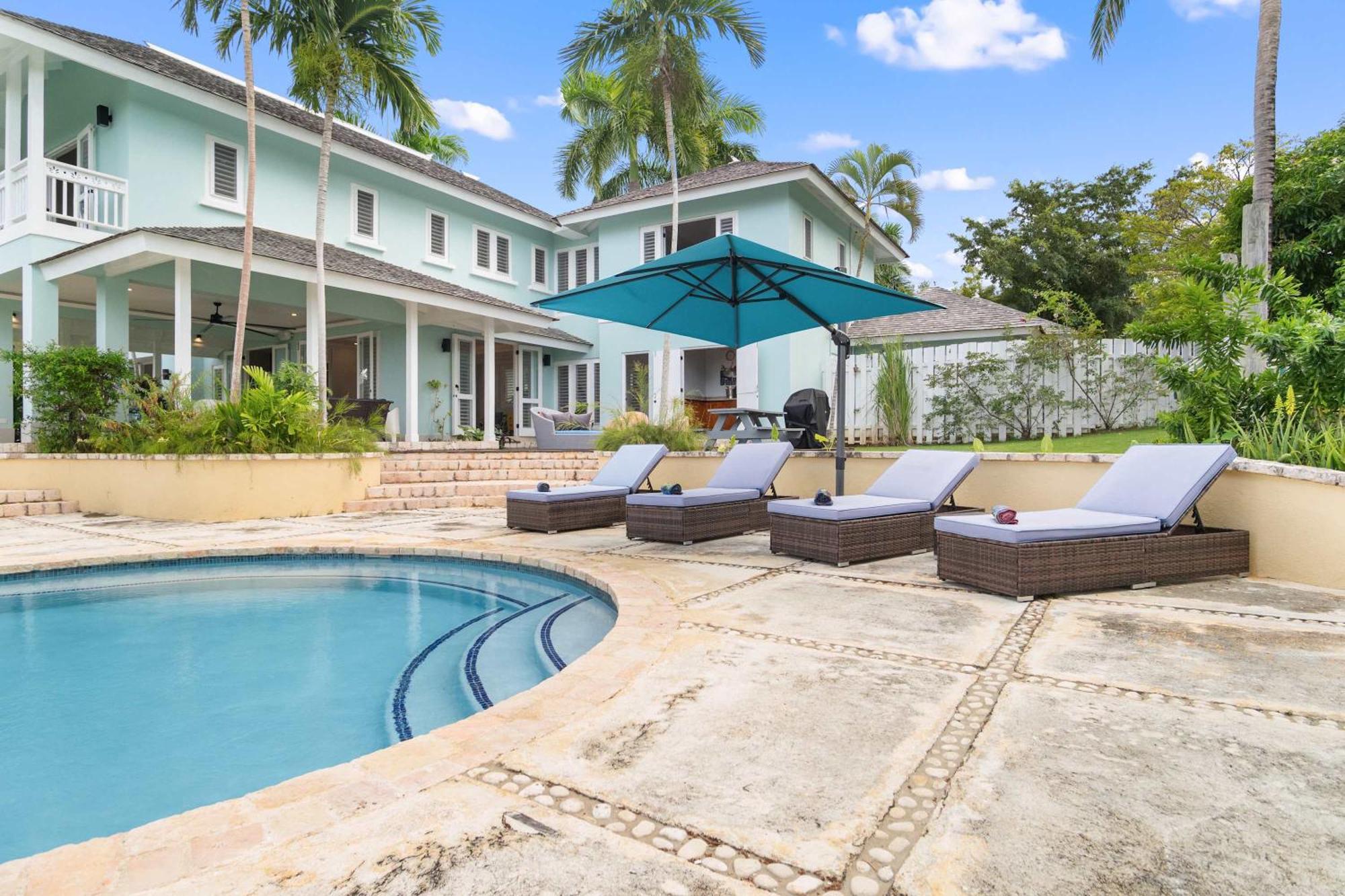 Hospitality Expert Greens: 6br Pool Chef Montego Bay