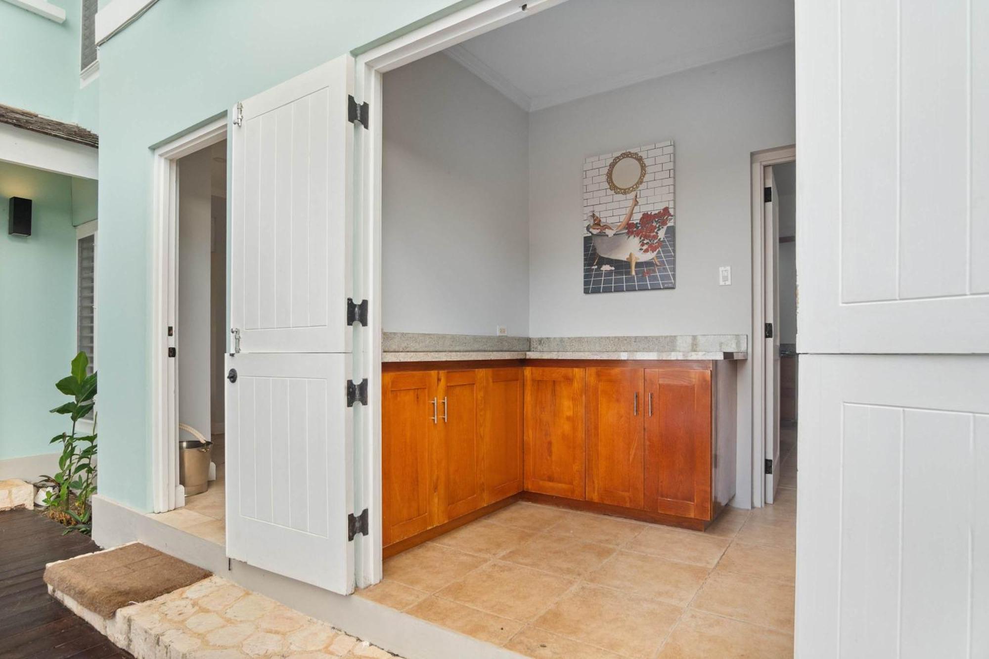 Villa Hospitality Expert Greens: 6br Pool Chef Montego Bay