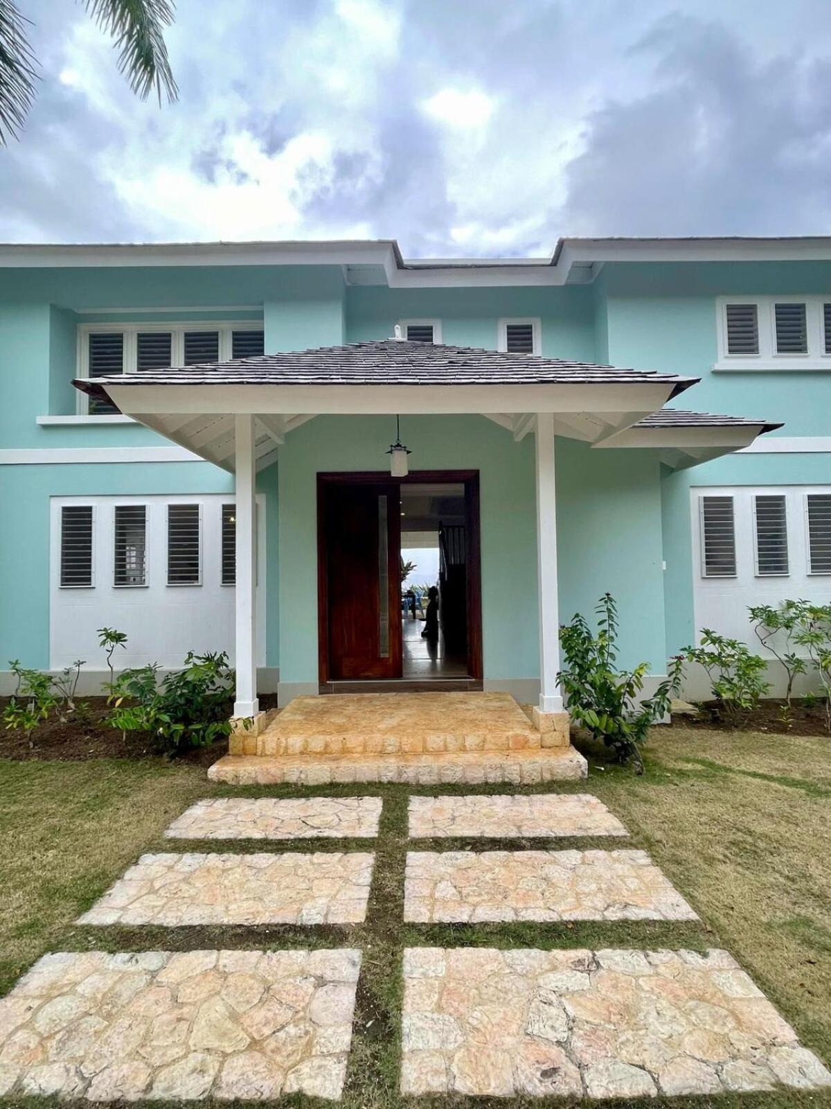 Hospitality Expert Greens: 6br Pool Chef * Montego Bay
