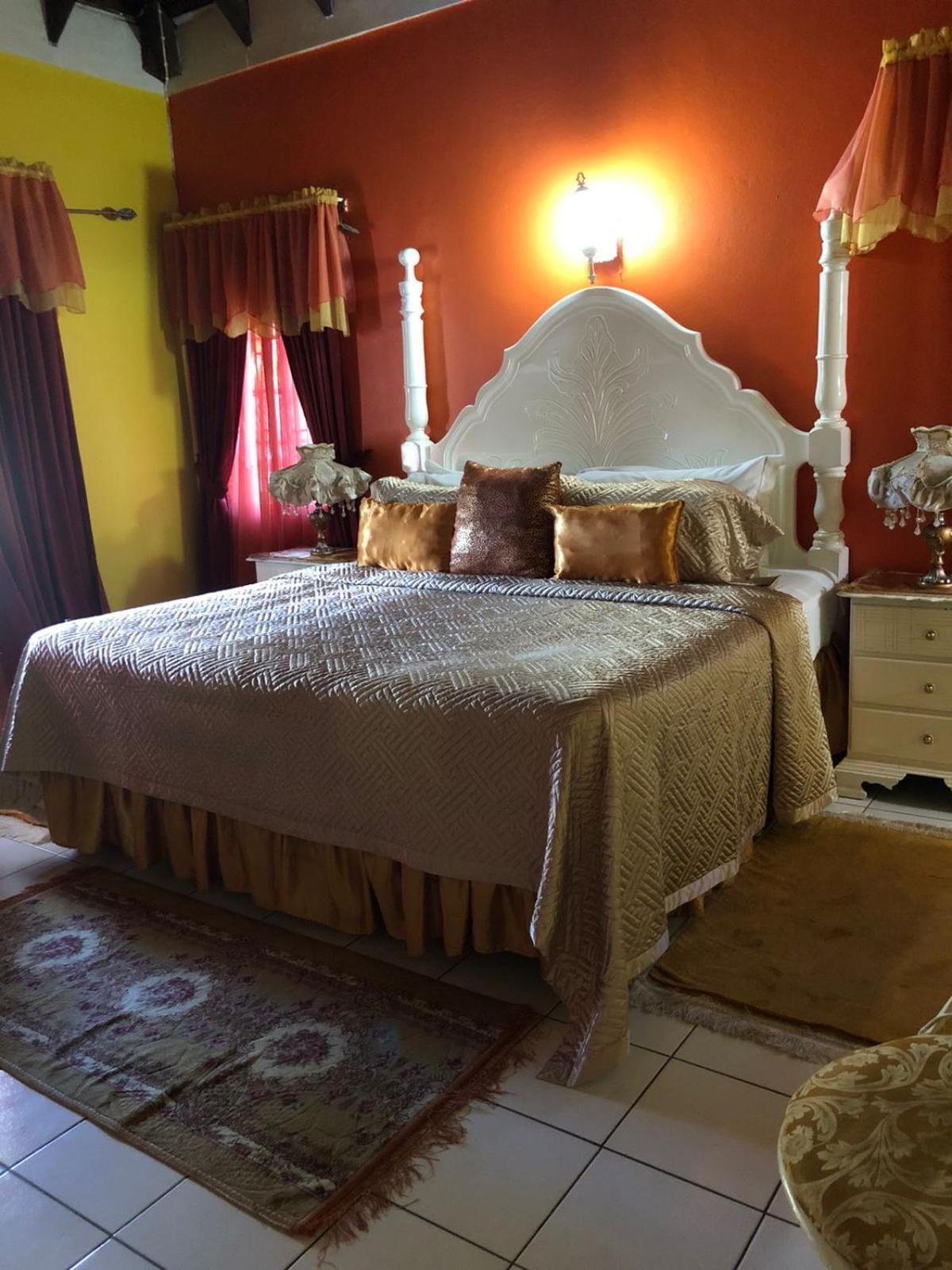 Guest house 237 Bratton Avenue
