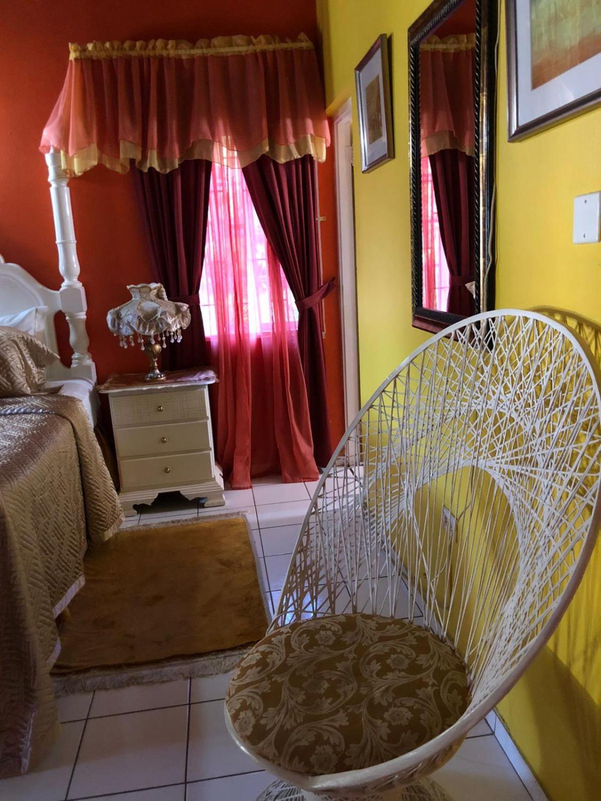 Guest house 237 Bratton Avenue *