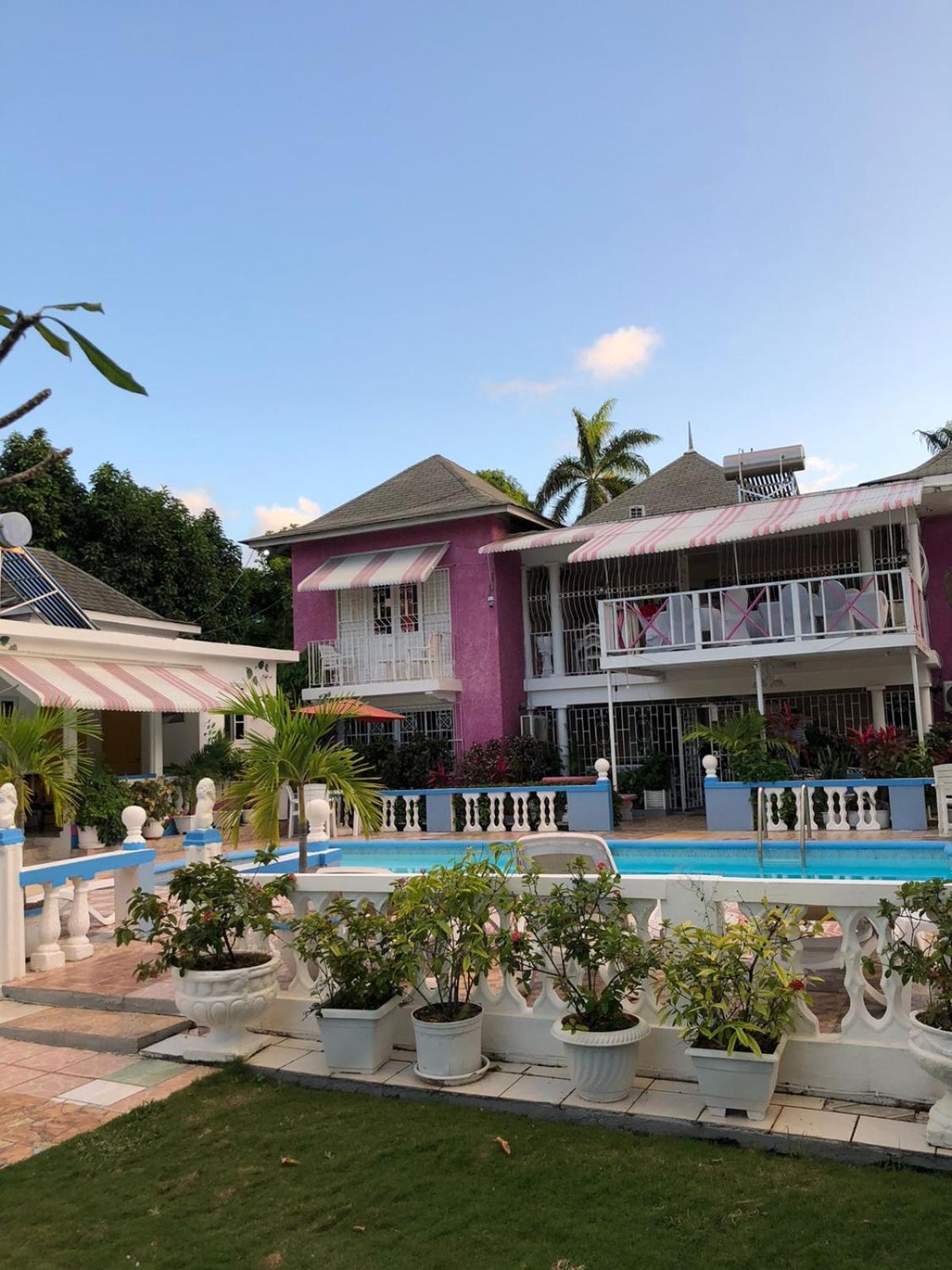237 Bratton Avenue Montego Bay