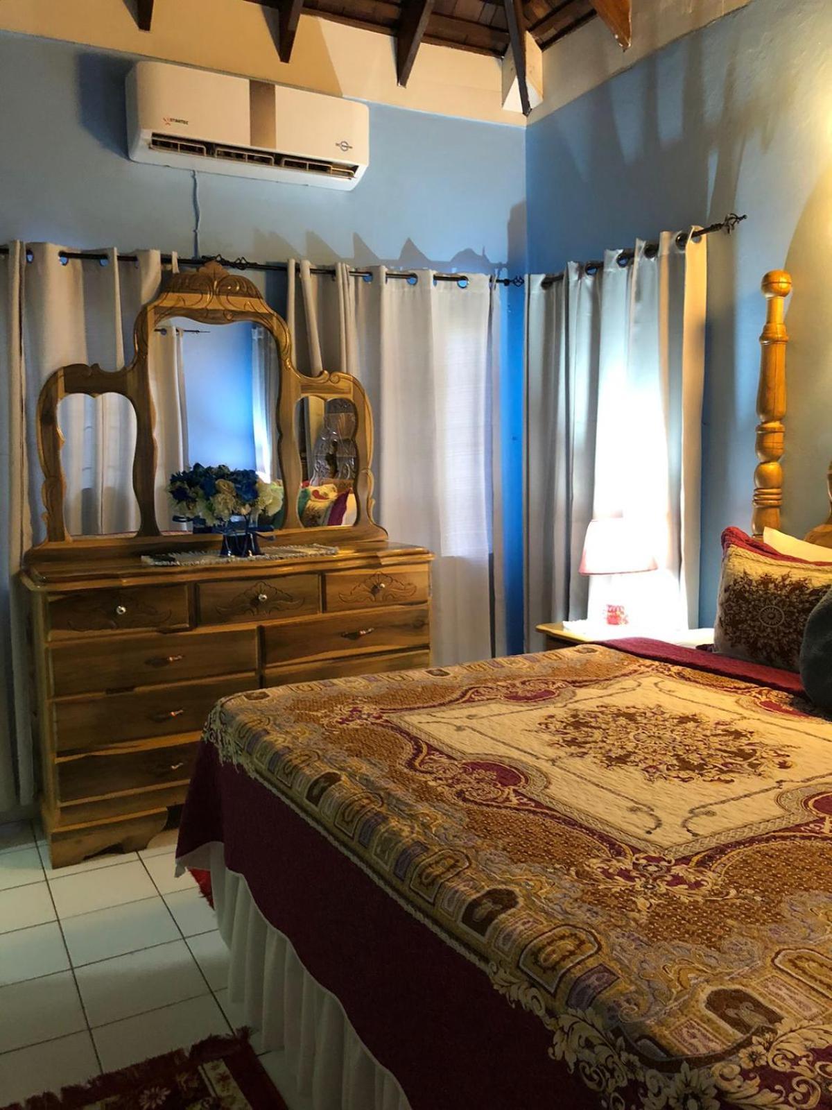 Guest house 237 Bratton Avenue *