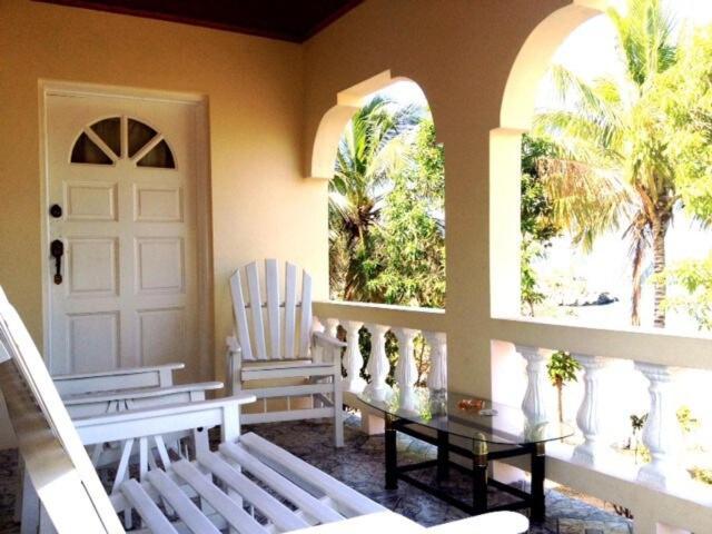 Rockside - Oceanfront Paradise With Stunning Views