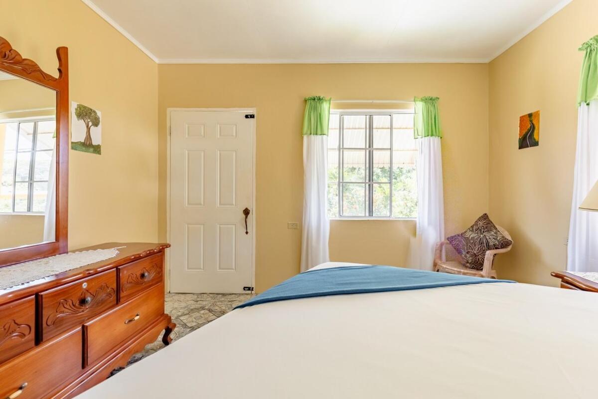 Holiday home Rockside - Oceanfront Paradise With Stunning Views