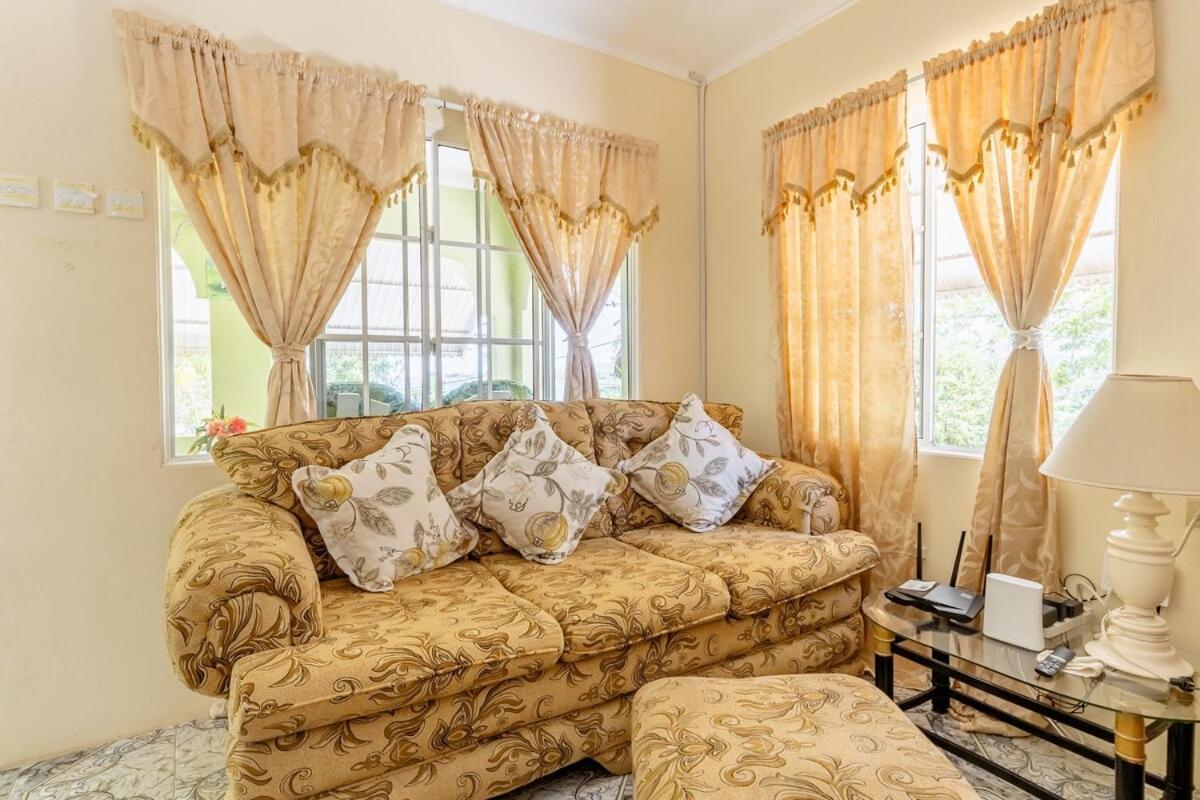 Holiday home Rockside - Oceanfront Paradise With Stunning Views Treasure Beach