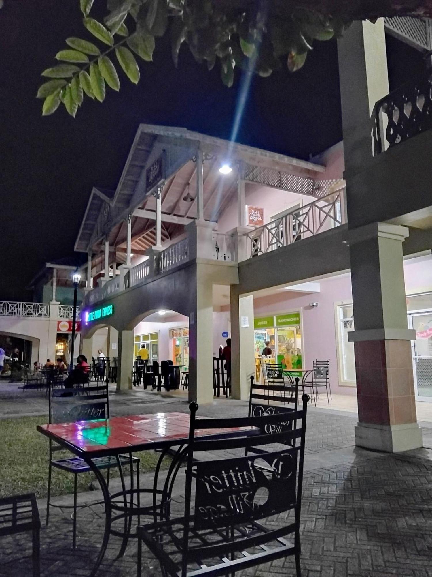237 Bratton Avenue Guest house Montego Bay