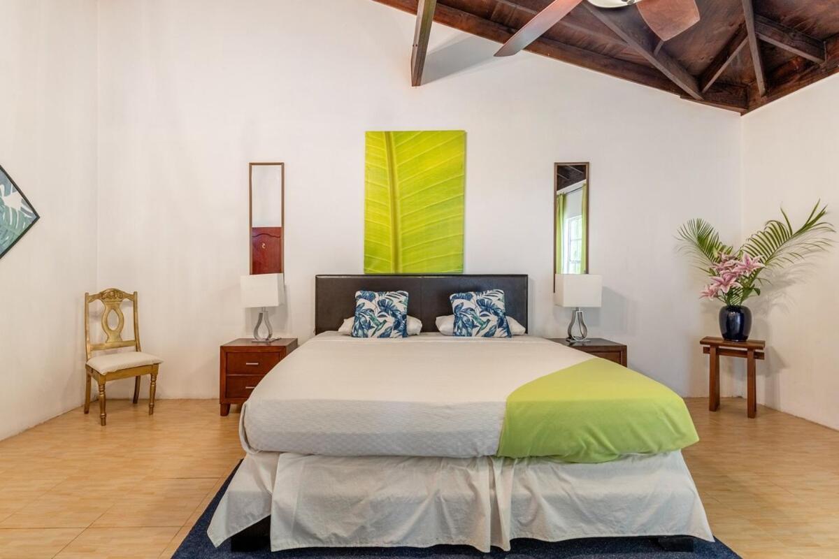 Seaside Retreat -7br, Private And Vip Club