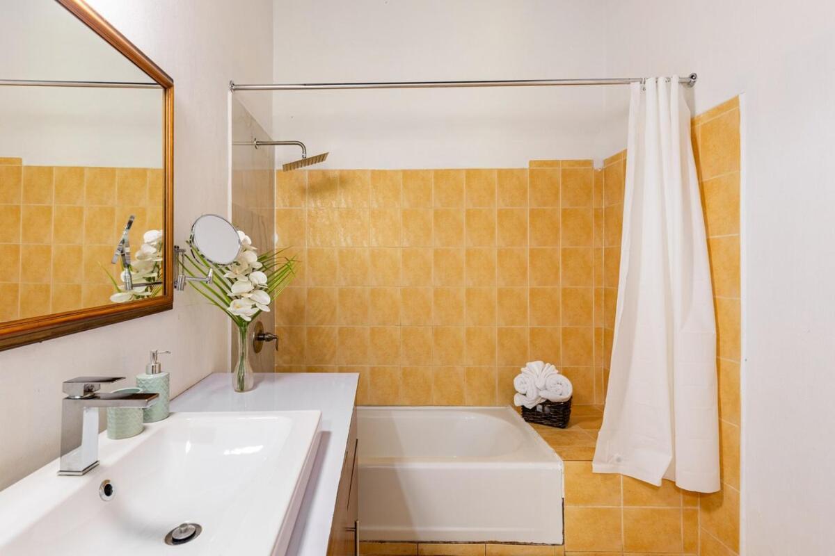 Seaside Retreat -7br, Private And Vip Club Villa *