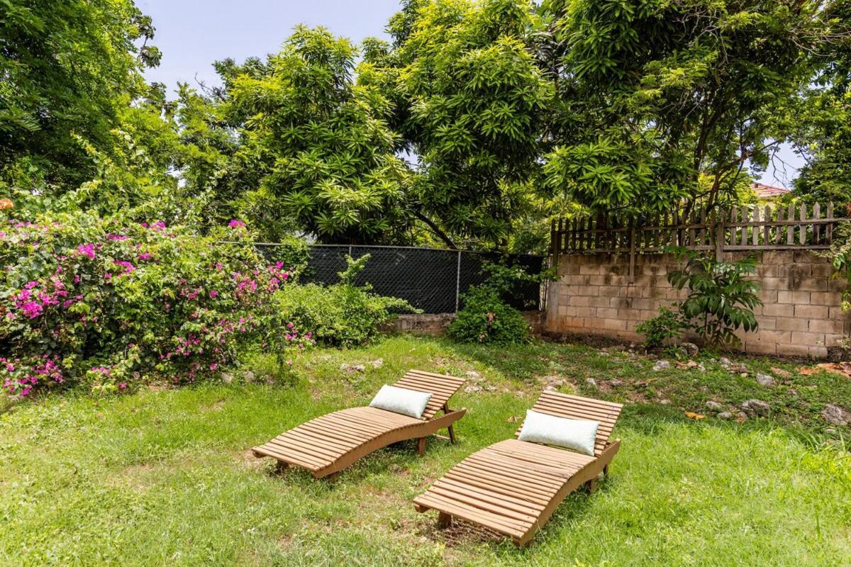 Seaside Retreat -7br, Private And Vip Club Runaway Bay