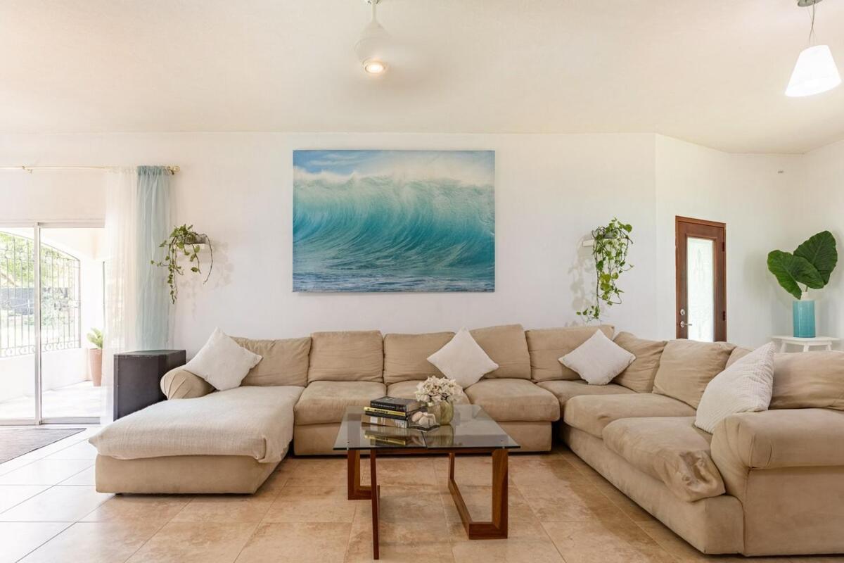 Seaside Retreat -7br, Private And Vip Club * Runaway Bay