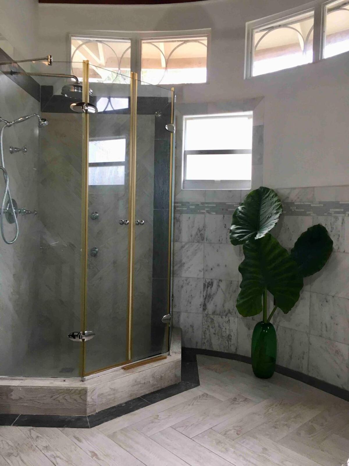Villa Seaside Retreat -7br, Private And Vip Club Runaway Bay