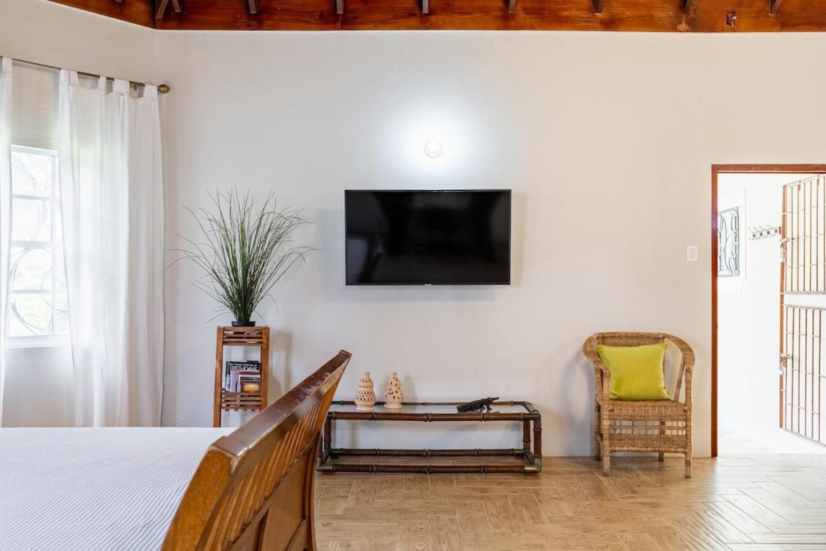 Seaside Retreat -7br, Private And Vip Club