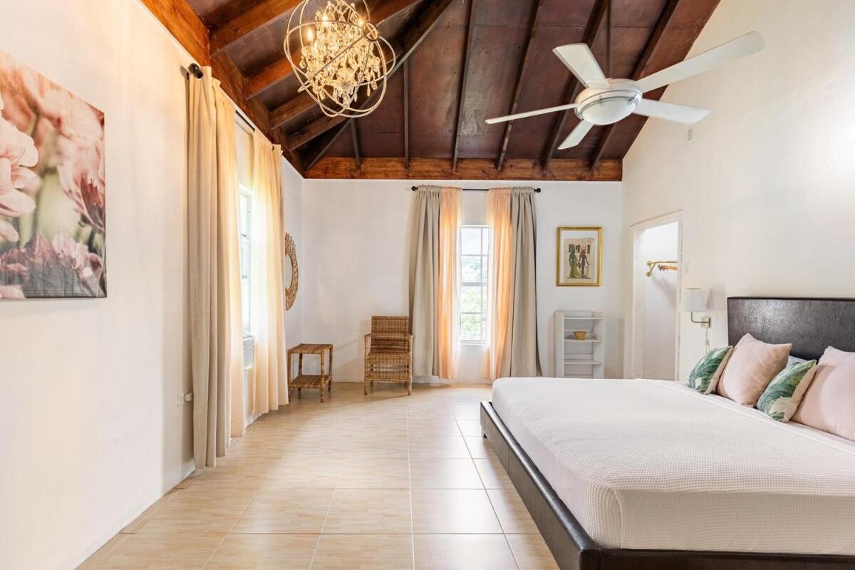Villa Seaside Retreat -7br, Private And Vip Club