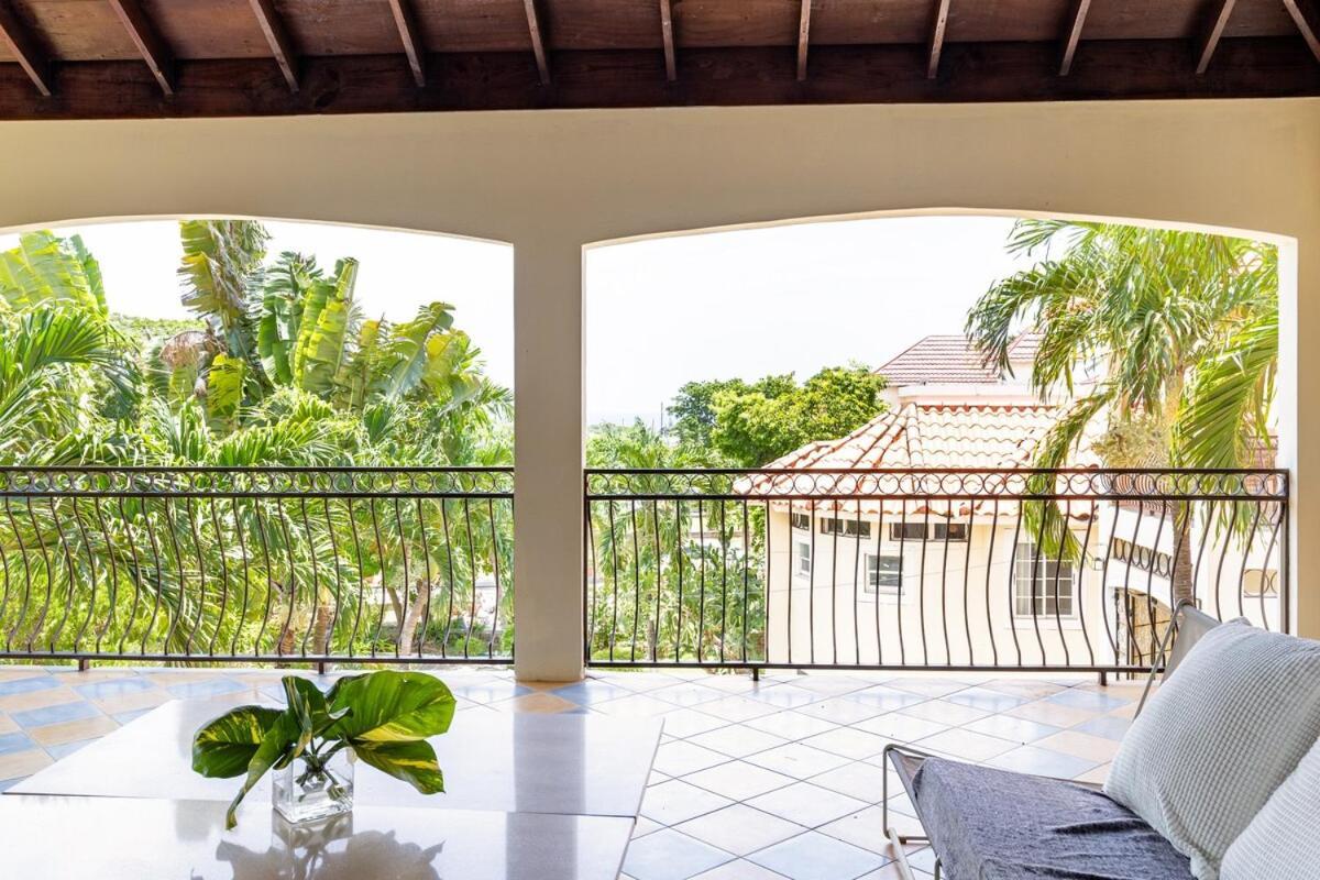 Seaside Retreat -7br, Private And Vip Club Runaway Bay
