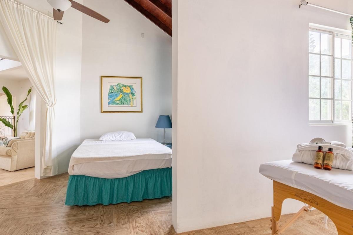 Villa Seaside Retreat -7br, Private And Vip Club Runaway Bay