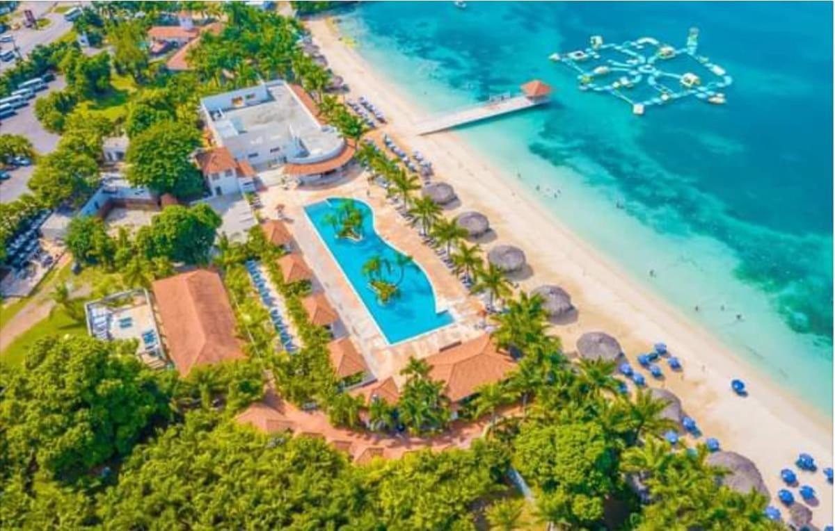 Seaside Retreat -7br, Private And Vip Club *