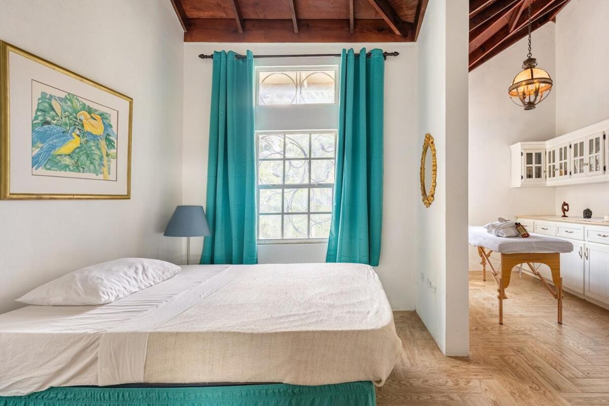 Seaside Retreat -7br, Private And Vip Club Villa *