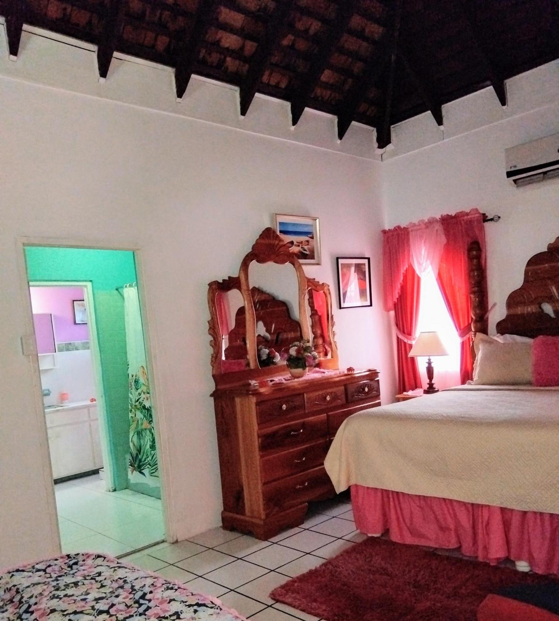 Guest house 237 Bratton Avenue *