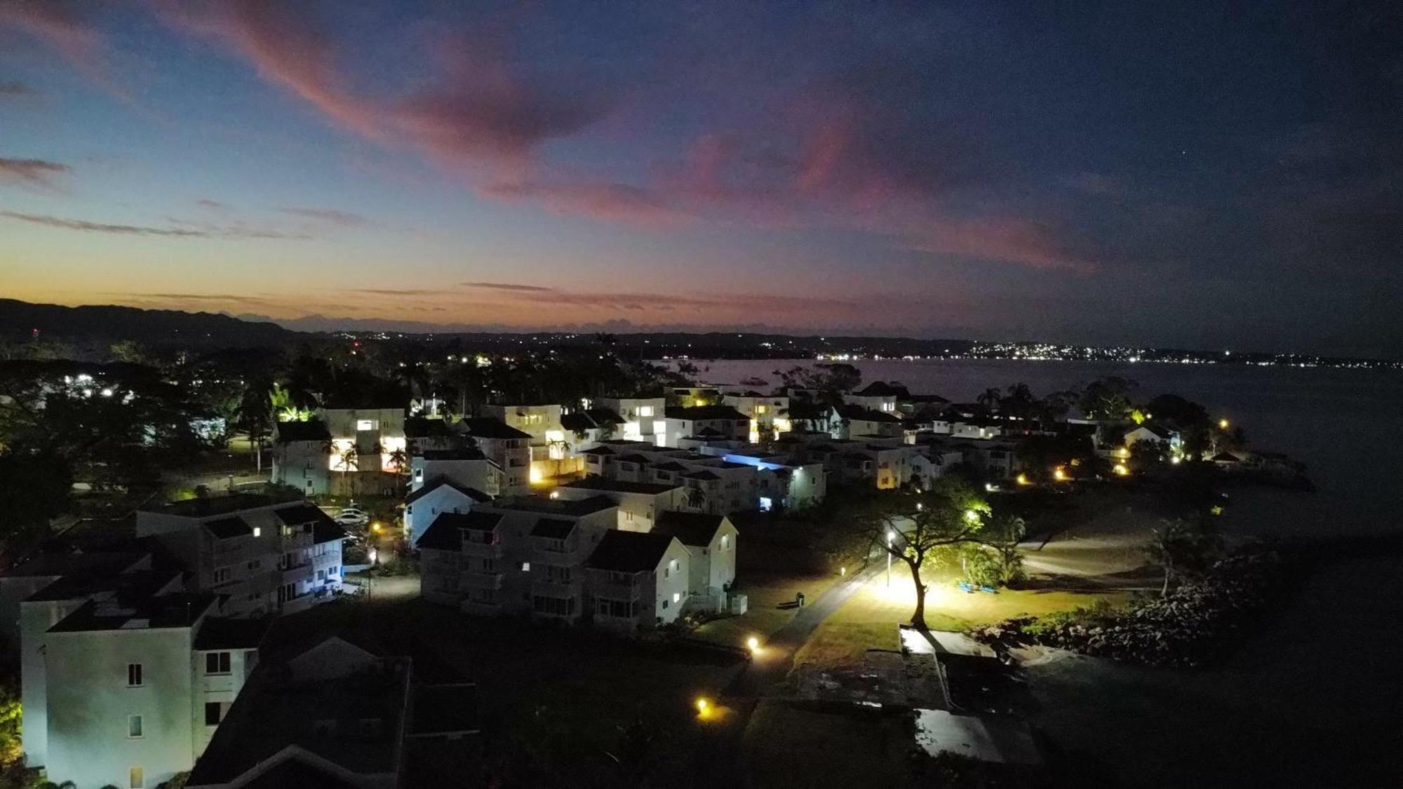 Negril Beachfront Oceanview 164 & 145 Apartamento
