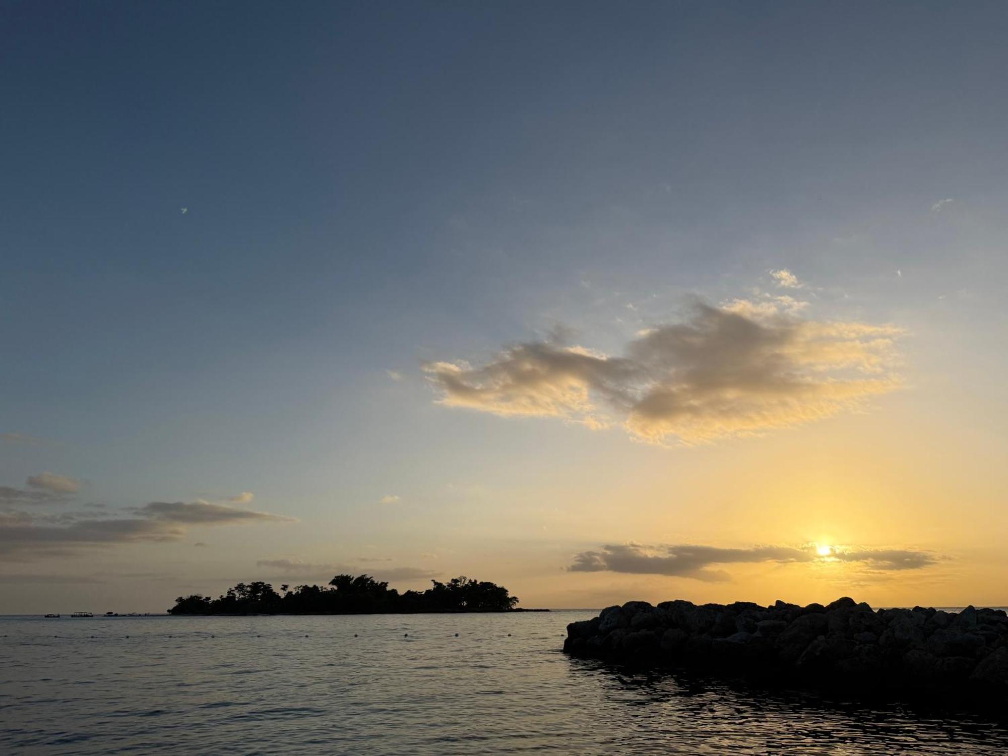 Negril Beachfront Oceanview 164 & 145 Apartamento *